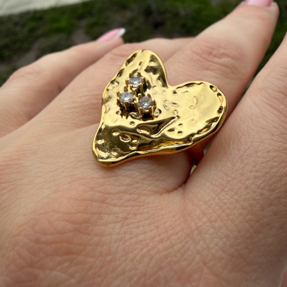 Gold Textured Heart Ring - Picture 4 of 4